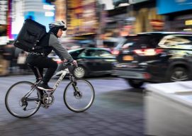 Repartidor en bicicleta