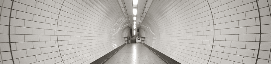 imagen de un pasillo del metro de Londres